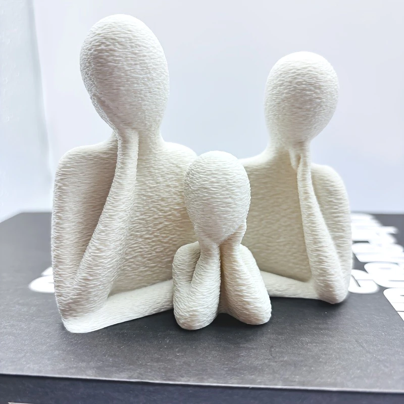 Un acogedor adorno 3D para una familia de tres, decoración de pareja de arte minimalista abstracto, estatua de padres e hijos, decoración de escritorio para el hogar de lujo ligero para vitrina, sala de estar, entrada y mueble de TV, es un regalo perfecto