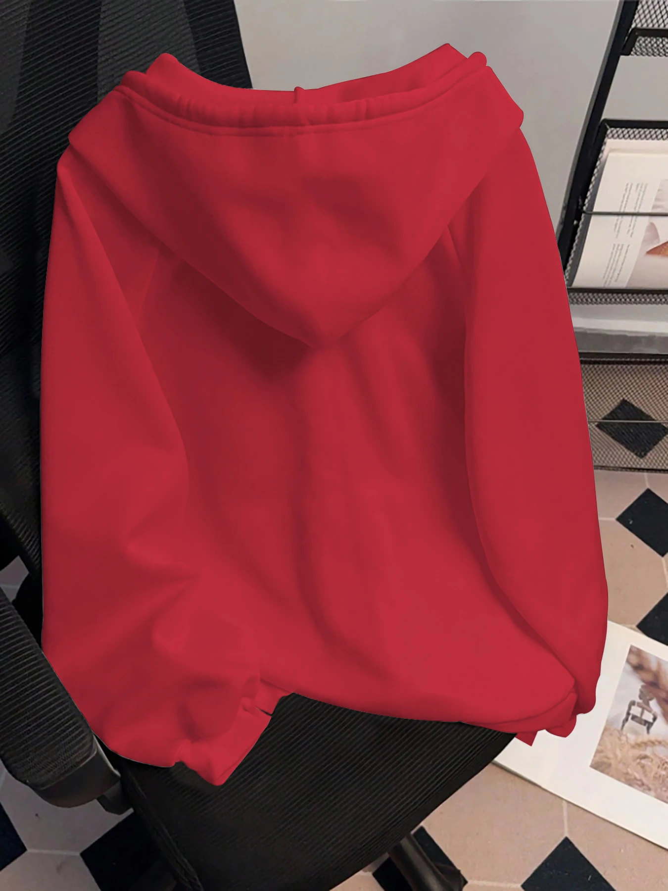 Trendy European and American Autumn/Winter Essential Fleece-Lined Thick Hooded Sweatshirt, Unisex Couple's Style, Women's Cardigan Jacket, Fashionable Loose Oversize Hoodie, Long-Sleeve Regular Fit with Front Pocket Design, Casual Versatile Machine-Washable, Durable and Non-Deformable Sweatshirt, Women's Clothing for Daily Commuting and Outdoor Wear, Warm and Comfortable, Loose Fit That Slims the Figure and Covers Imperfections, Hooded Cardigan Sweatshirt, Women's Clothing