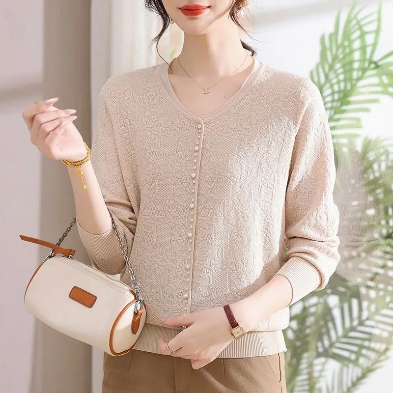 Nuova moda autunnale Base Top lavorato a maglia con scollo a V maniche lunghe con perline per maglione versatile da donna