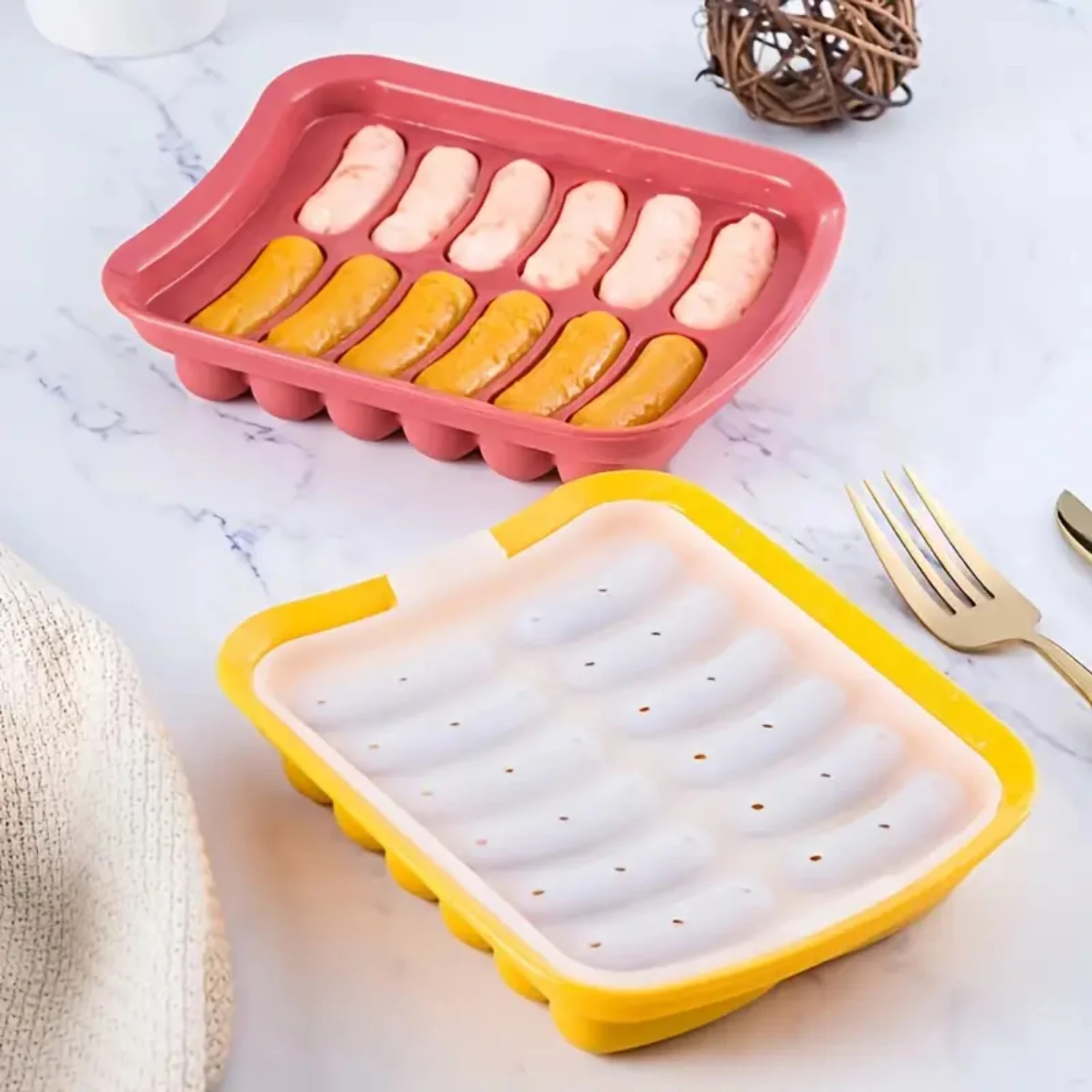 Convenient and High-quality Baby Sausage Mold with Durable, Non-slip Lid - The Perfect Solution for Parents and Babies Seeking S