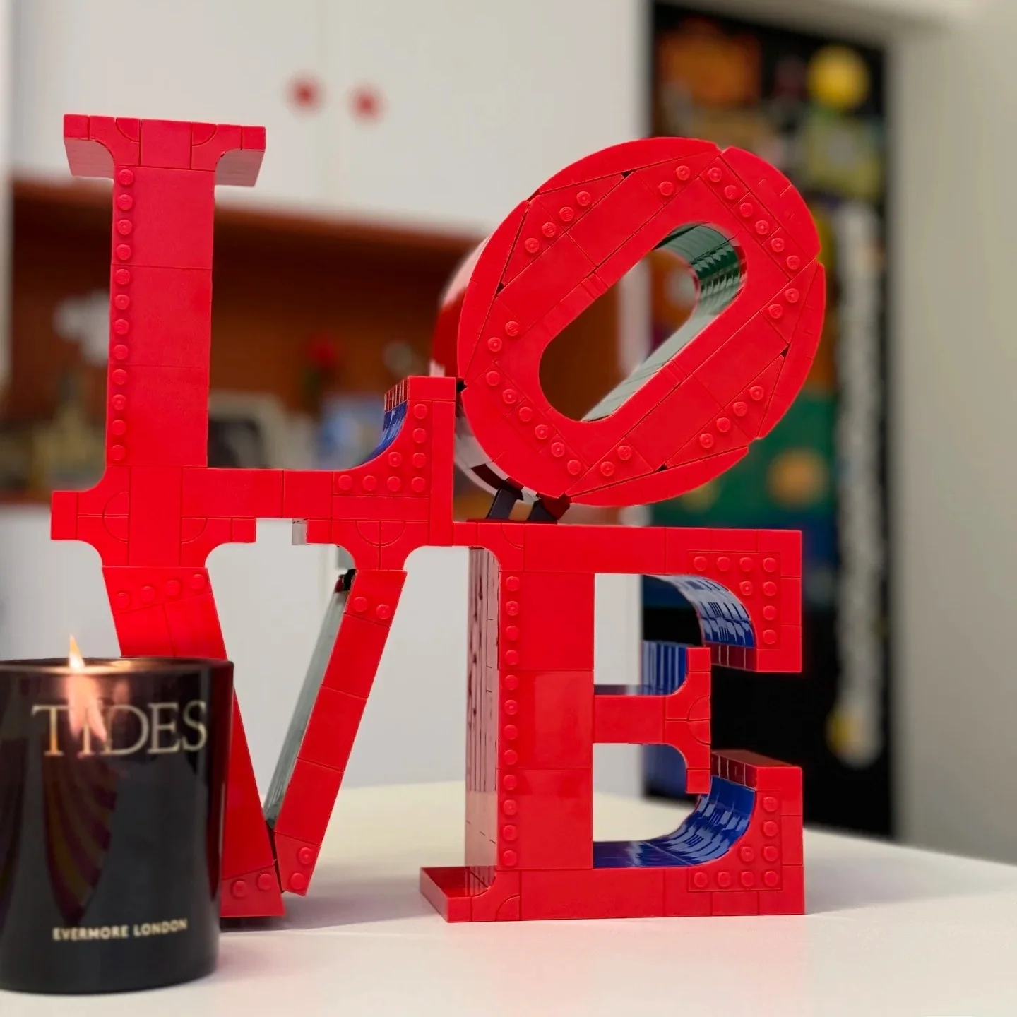 

2025 new product Pop art Manhattan famous LOVE classic sculpture DIY building blocks Best Valentine's Day Gift