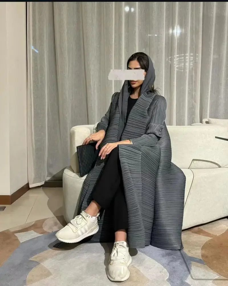 Abaya Mosong Fashion Miyake Pleated 2024 Trench Coat Retro Design Loose Cardigan Luxury Robes Women