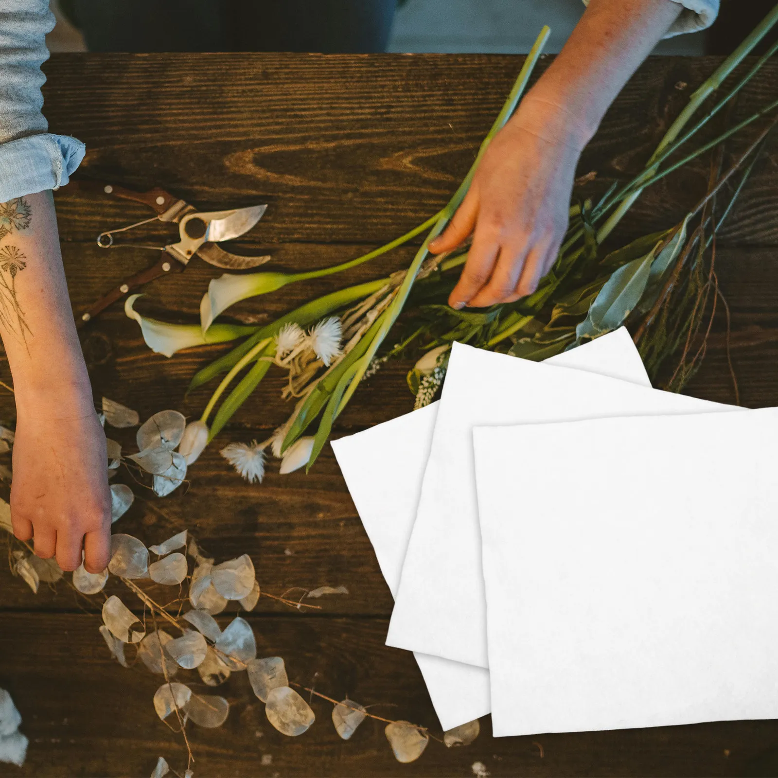 10 Hojas de Algodón Absorbente para Flores Frescas, Material Versátil para Envolver Ramos Florales, Papel de Algodón que Retiene el Agua para Flores