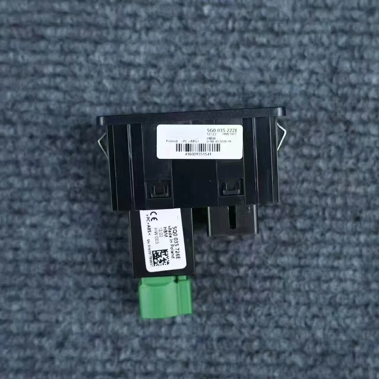 5Q0 035 726 E Original Media USB AUX Switch MIB2 MDI AMI Connector For VW Golf MK7 VII Passat B8 - view 4