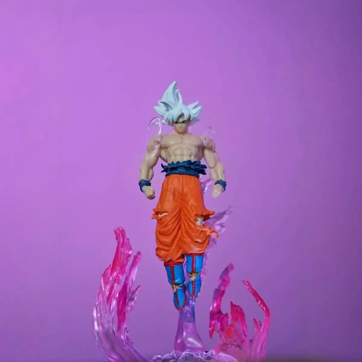25 cm Dragon Ball Anime Son Goku Ultra Instinct Super Saiyan Pvs Figurine Modello Luminoso Ornamento Da Collezione Figura Regalo