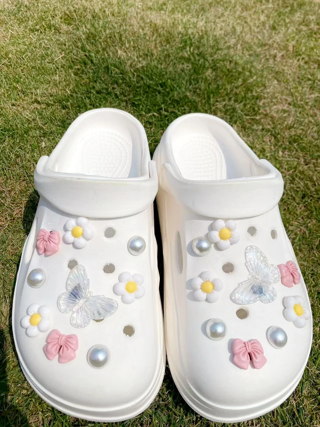 18 Cute Butterfly Shoe Decorations DIY Casual Shoe Decorations - Fun and Multi functional Personalized Shoe Ways