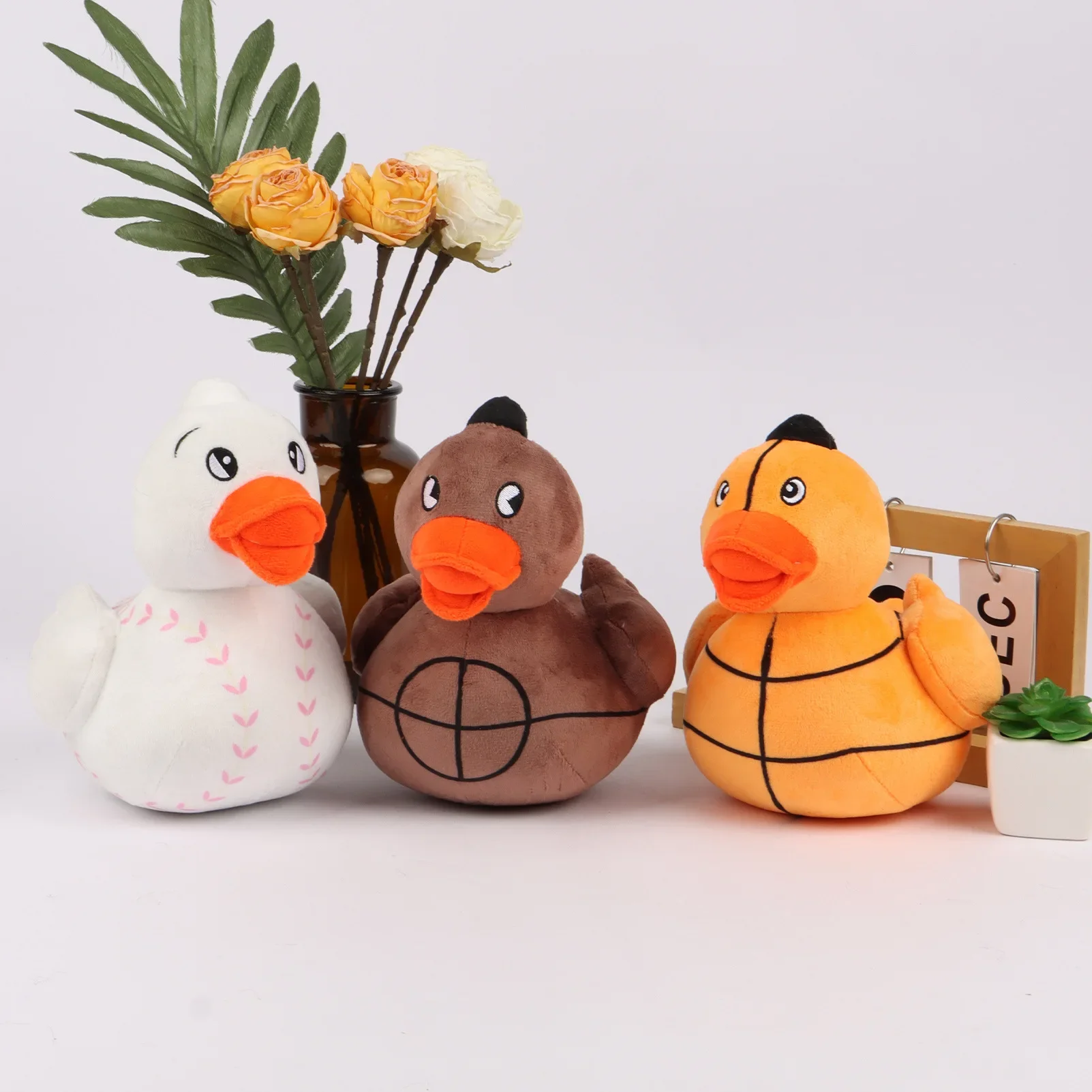 20cm Creative Sport Ducks Soft Stuffed Plush Doll Toys Delicate Kawaii Doll Decoration Great Festival Presents Friends or Kids