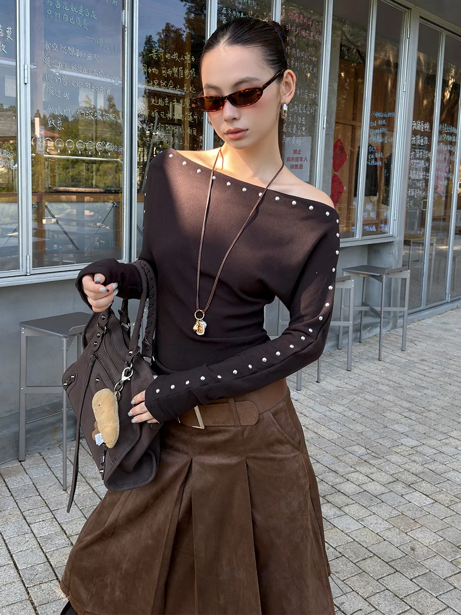

Street Studded Long Sleeve Off Shoulder Top Loose Rivet Boatneck Top Slim Feminine Top Sexy Trendy Off Shoulder T-Shirt