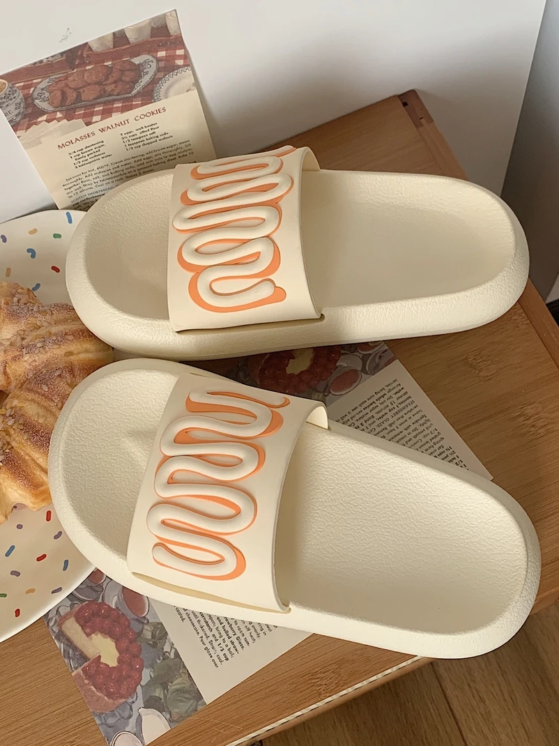

Unique Pair of ex Summer Slippers Soft Thi Bot Beach Sandals Anti Slip EVA Home Wear Casual Slip on Clogs Trendy Kor...