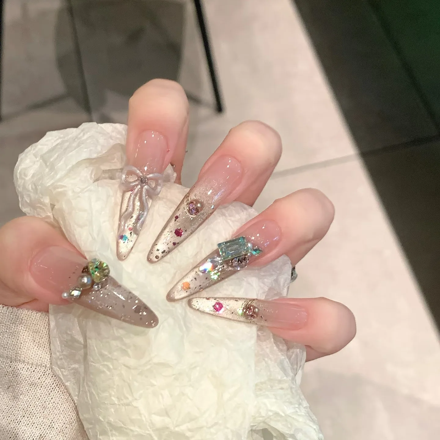 10 stuks luxe handgemaakte lange stiletto pers op nagels glanzende cat eye Franse strass glitter ontwerp nep nagel draagbare kunstnagels