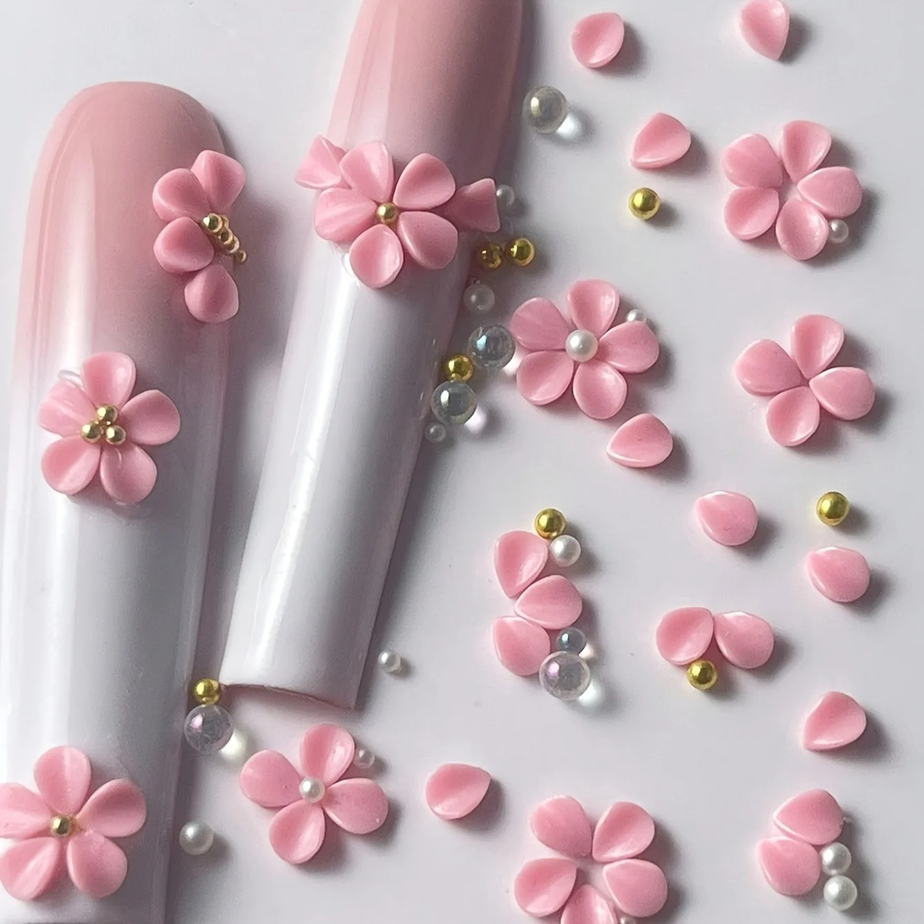 150 stks 3D Nail Art Charm Decoratie Nagelsteentjes Acryl Bloemblaadjes Nail Art Decoraties Kit voor DIY Nagelaccessoires