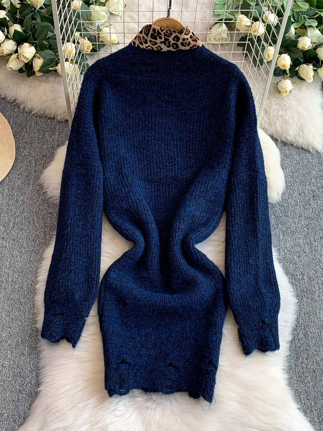 فستان أنيق محبوك برقبة على شكل V للنساء، فستان خريفي وشتوي ناعم من الفرو مع حزام للخصر، تنورة قصيرة نحيفة بخصر مرتفع