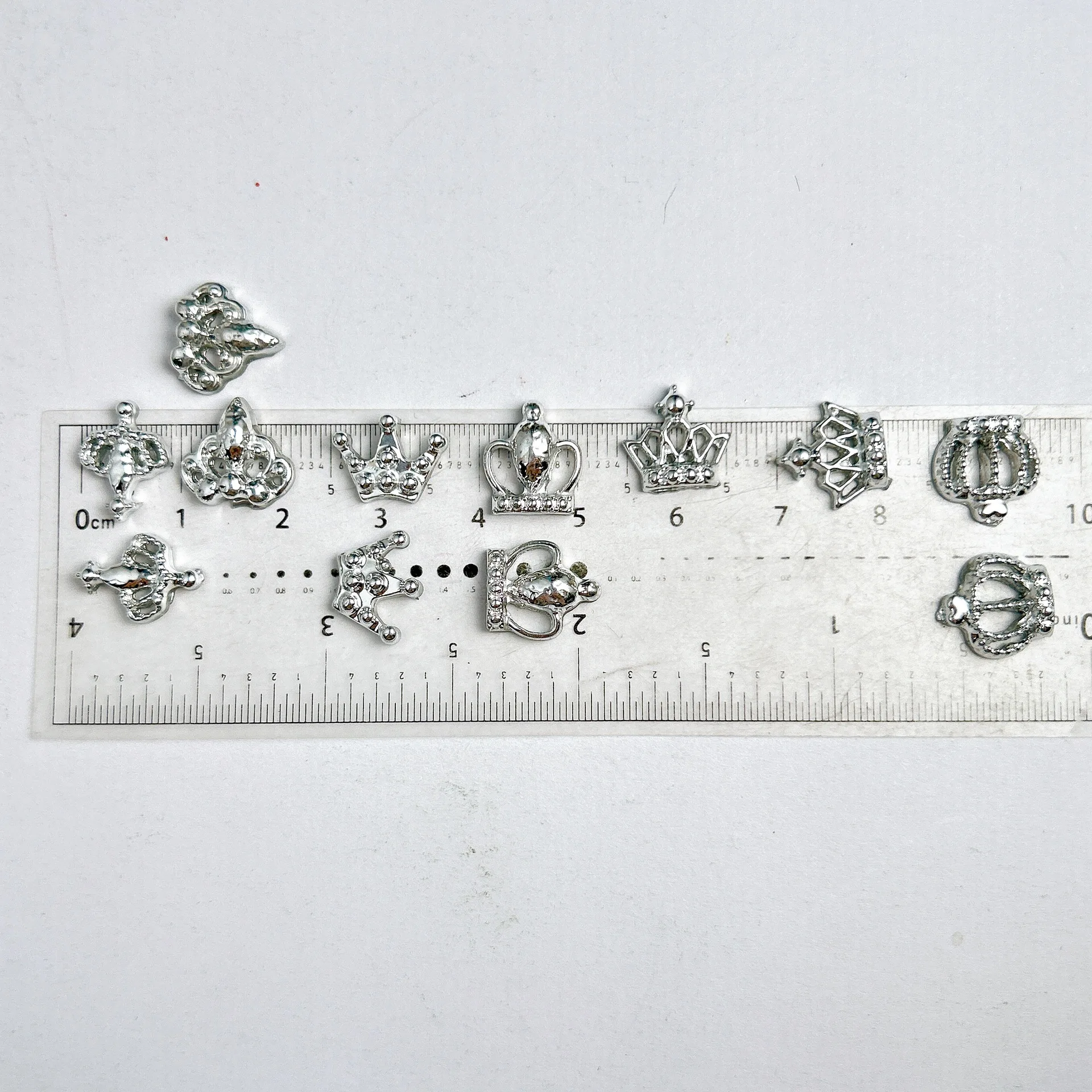 30PCS Gemengde Acryl Keizerskroon Nail Art Charms Accessoires Hars Onderdelen Voor Manicure Decor Nagels Decoratie Benodigdheden Materiaal