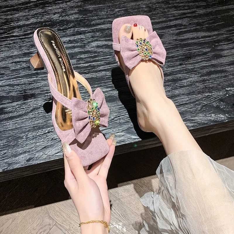 

2025 Summer Women's High-heeled Slippers Are Fashionable and Beautiful, Paired with Skirts and Individualistic Sandals