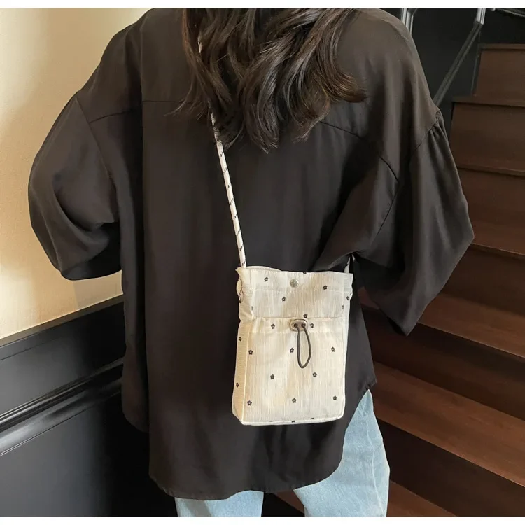 Kreative Falten-Tasche Neue Mode Trendige Umhängetasche Vielseitige Einzel-Schulter-Handytasche Aufbewahrung und Dekoration – Detail 12