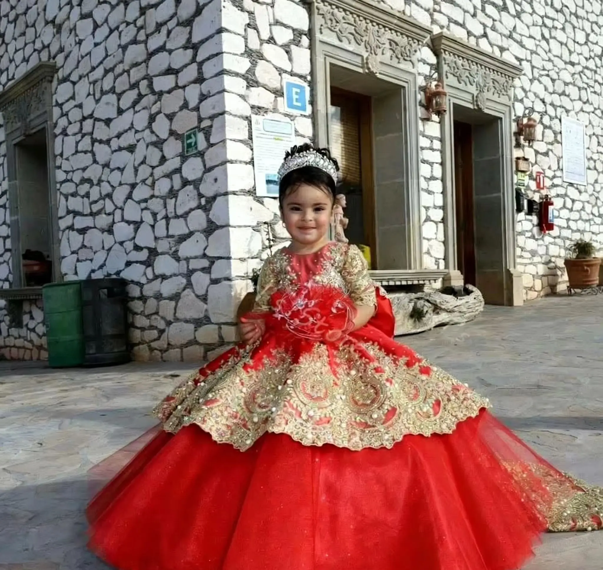 Customized Red Flower Girl Dress For Wedding Golden Beaded Applique Bow Kids Birthday Party First Communion Ball Gowns