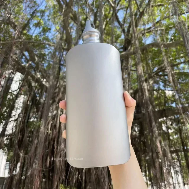 

Pure Titanium Flat Health Kettle, Ultra Lightweight Portable Outdoor Climbing Single-layer Narrow Mouth Flat Wine Kettle