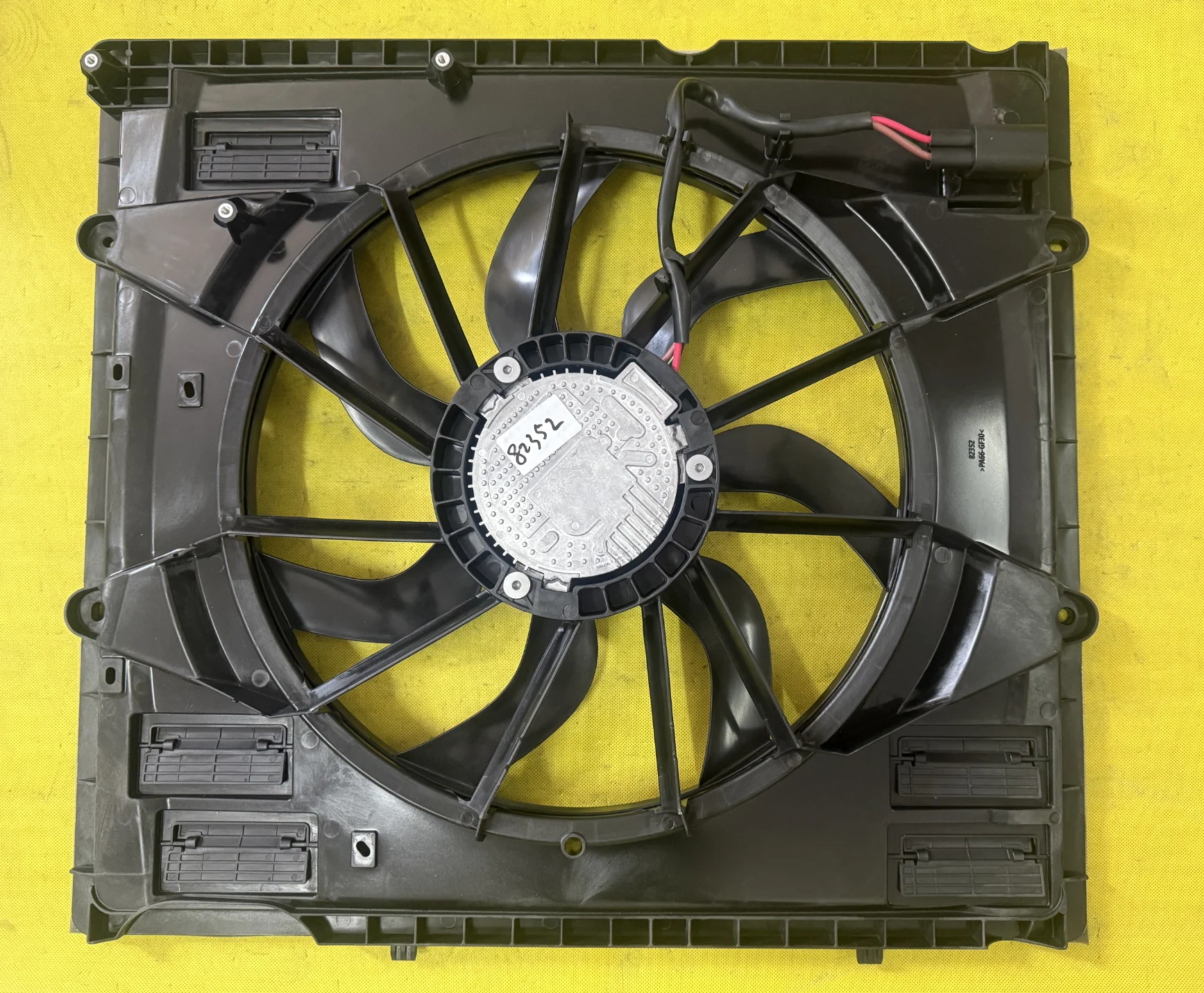 

The radiator fan assembly for auto parts is suitable for Great Wall Jingangpao OE 1308100XGW04A