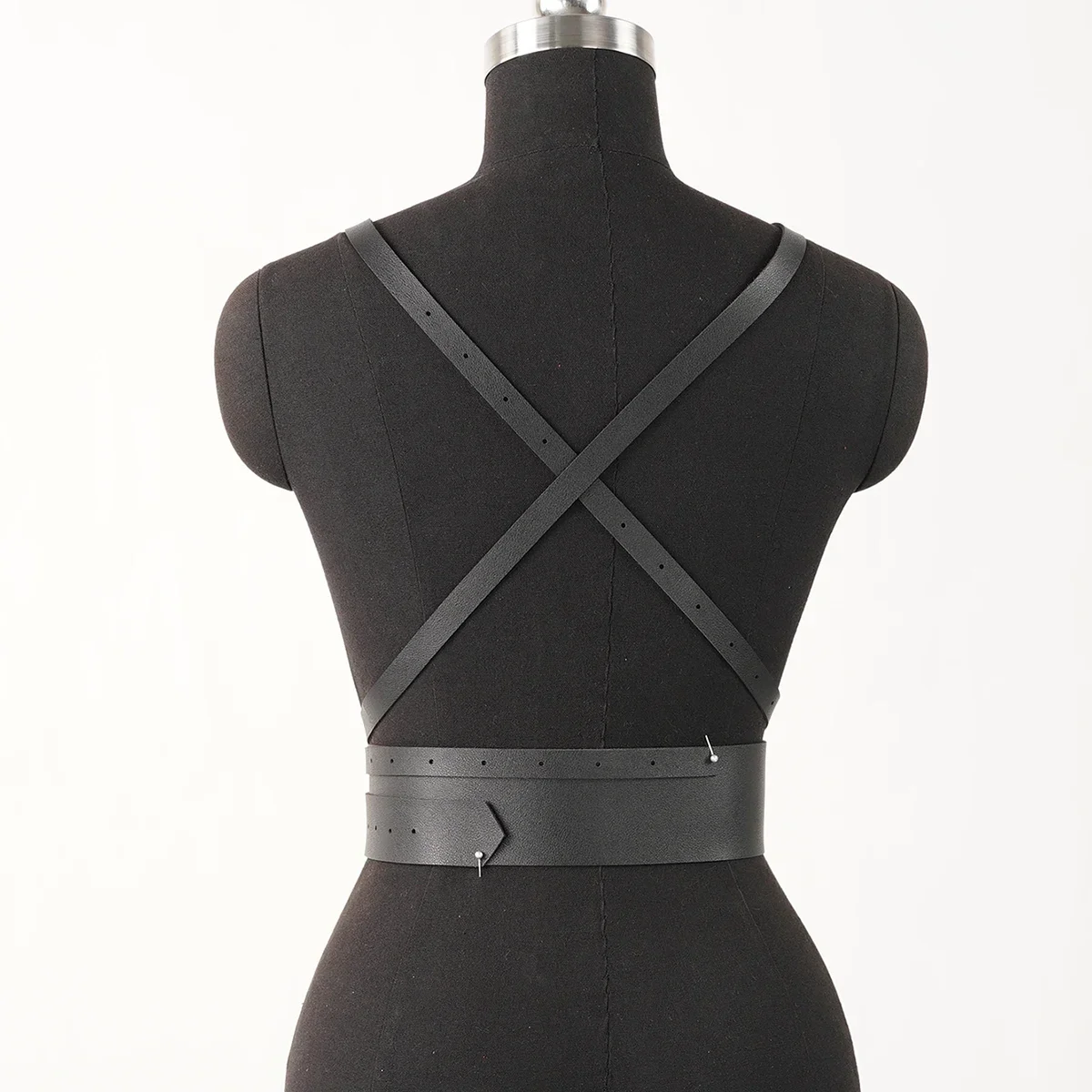 حزام كلاسيكي من جلد البولي يوريثان للنساء، نمط فاسق قابل للتعديل، مناسب للارتداء اليومي