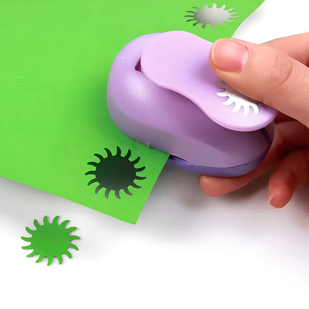 1PC Zon Vorm Handheld Perforator, Scrapbook Ambachten Perforator (Willekeurige Kleur)