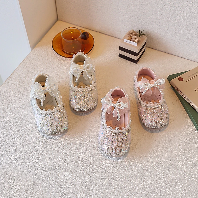 

Детская повседневная обувь, низкие туфли из искусственной кожи с кристаллами и жемчугом, весенние туфли для девочек, противоскользящие бежевые и розовые туфли, размеры 23-34.