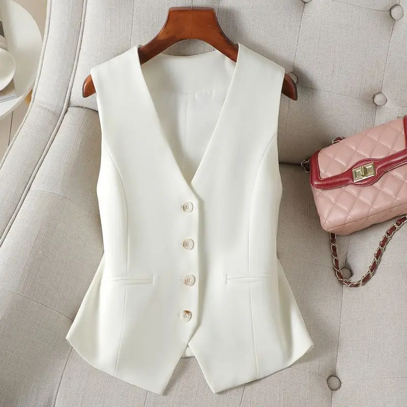 

White single breasted V-neck short slim fitting vest for women in spring and autumn can be worn externally or internally with