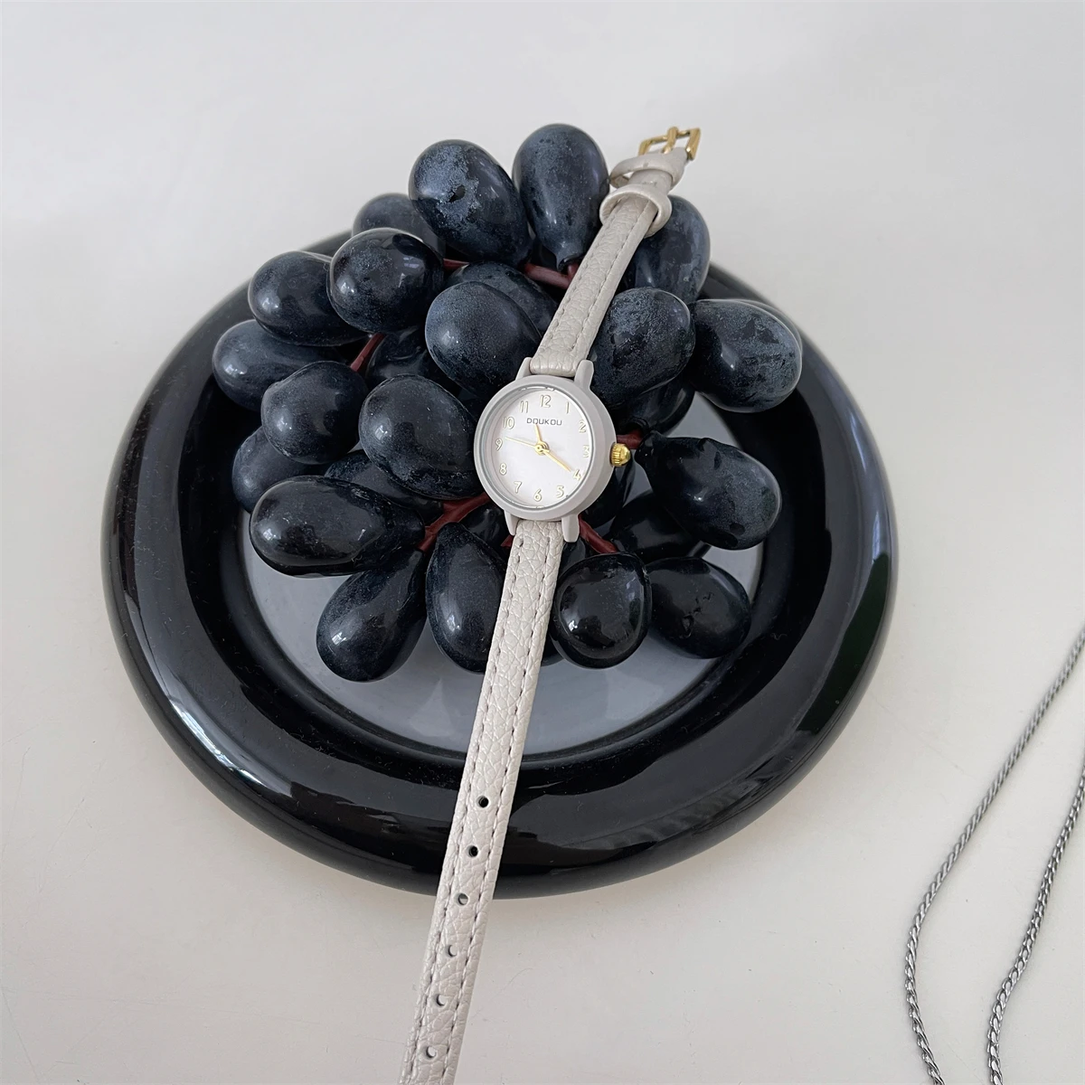 Small dial watch for women, fashionable and simple college style quartz watch, high quality luxury watch, ladies' high-end watch