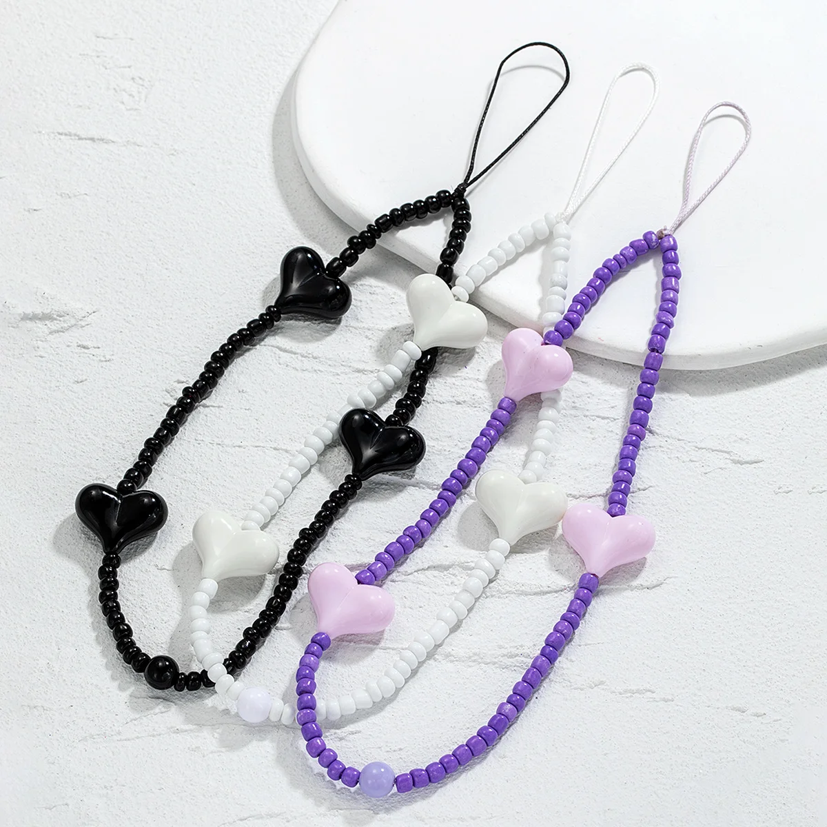 Simple Fashionable Black Peach Heart Beaded Mobile Phone Chain for Men and Women Versatile Fashion Phone Accessories Jewelry