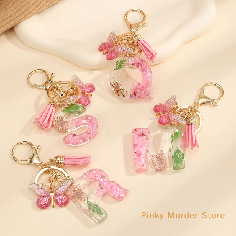 （Pinky）Pink Daisy Dried Flowers Green Leaf Resin Letter Keychain A-Z 26 Initials Butterfly Tassel Pendant Backpack Decoration