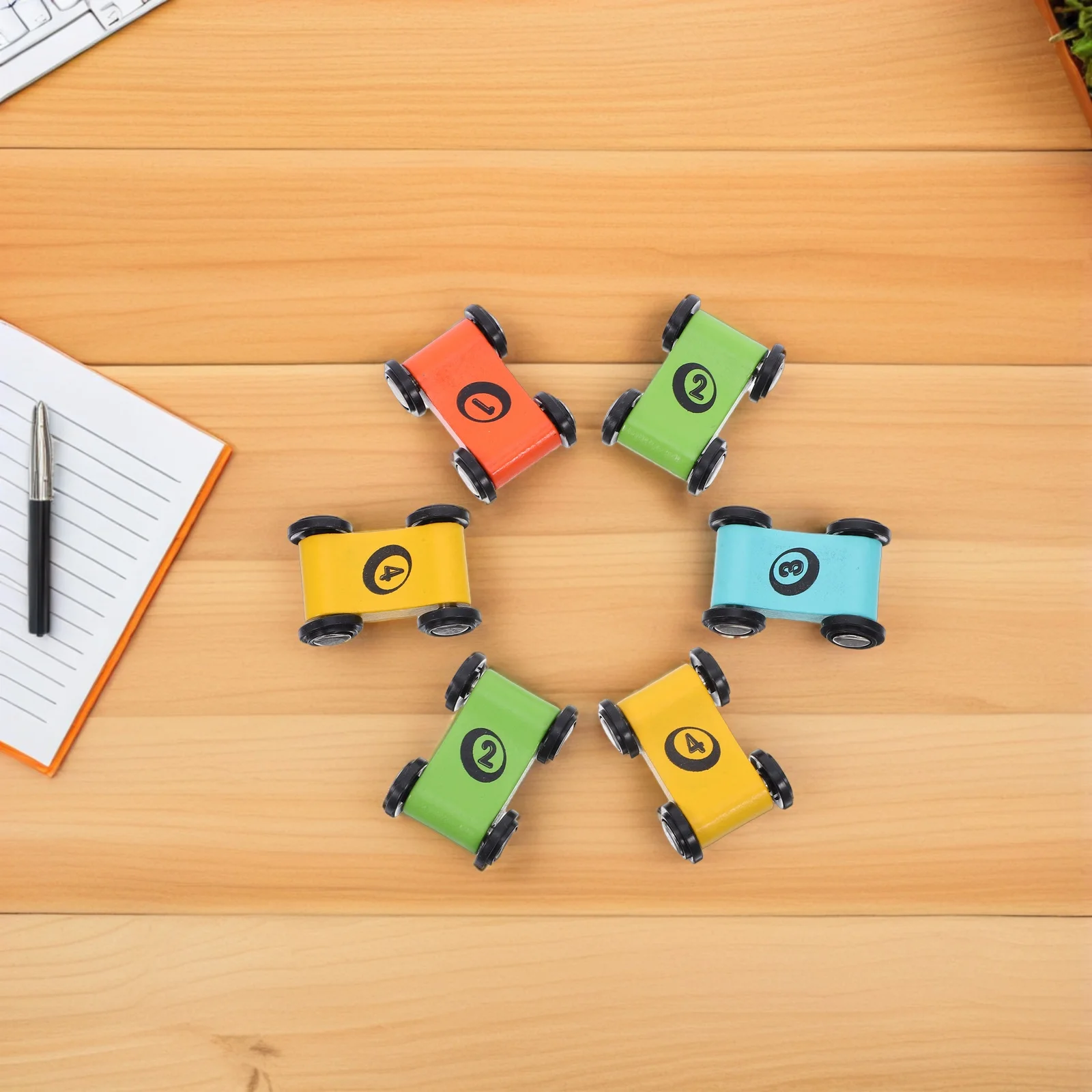 Piste de course en bois lisse pour enfants, voiture de course en bois sans bavure, jeu de société sûr, voiture de bureau pour les tout-petits, 8 pièces