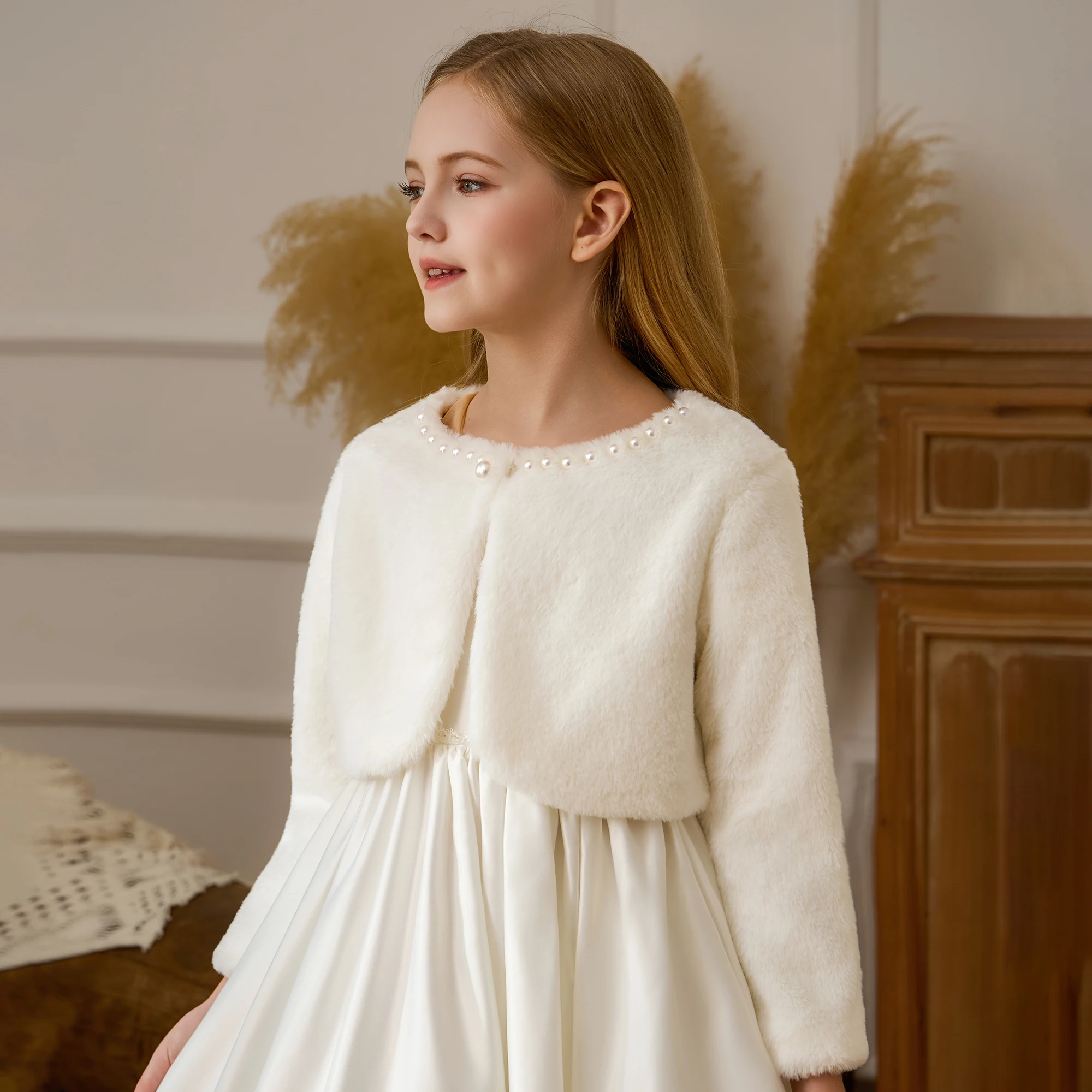 Girls' White Beaded Shawl Children's Dress for Important Holidays, Birthdays, and Parties, Paired with a Cape Coat