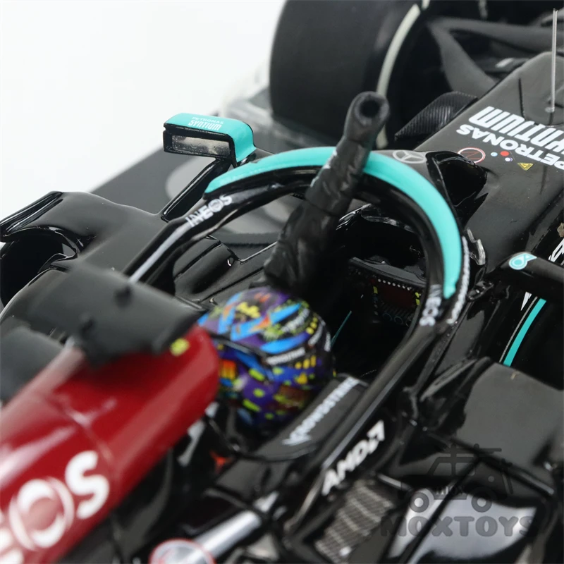 MINICHAMPS 1:18 F1 2021 MB PETRONAS W12 E #44 L.HAMILTON Winner BRITISH  W/FLAG Diecast Model Car