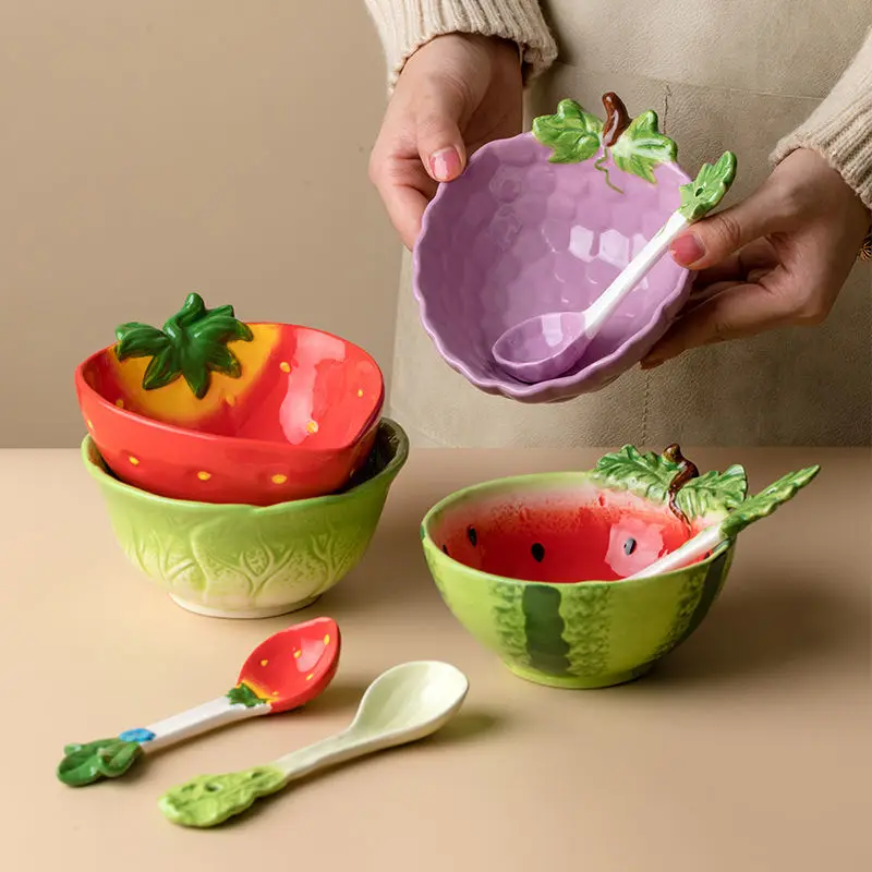 Ceramic Fruit Salad Bowl Cartoon Vegetable Tableware Eating Rice Bowl Serving Bowl Strawberry Bowl with Spoon Noodle Bowl 300ml