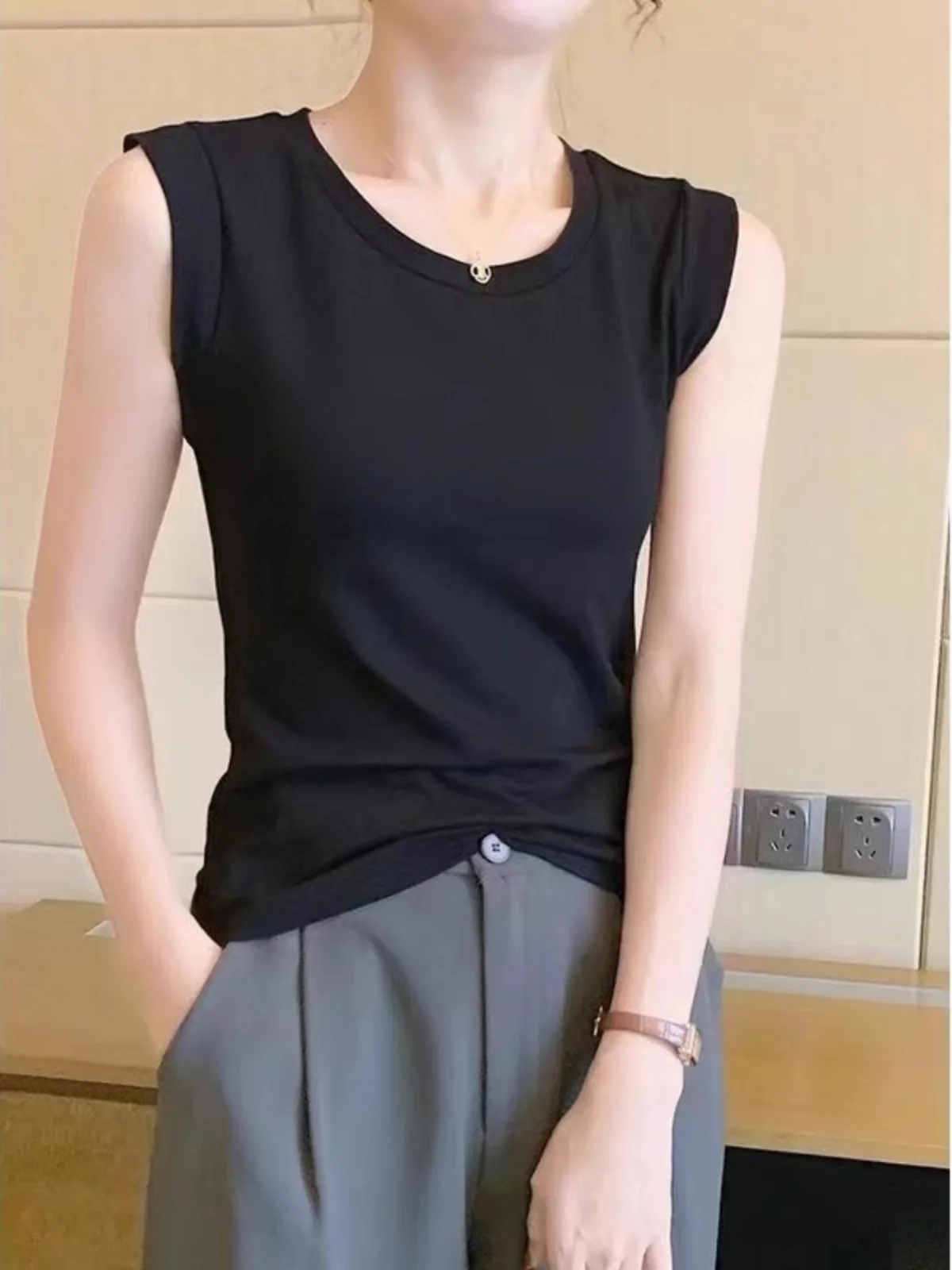 

2025 Summer New Sle Women's Modal Thin Strapl Vest round Ne Svel Slimming Inner Wear Casual Comfortable Top