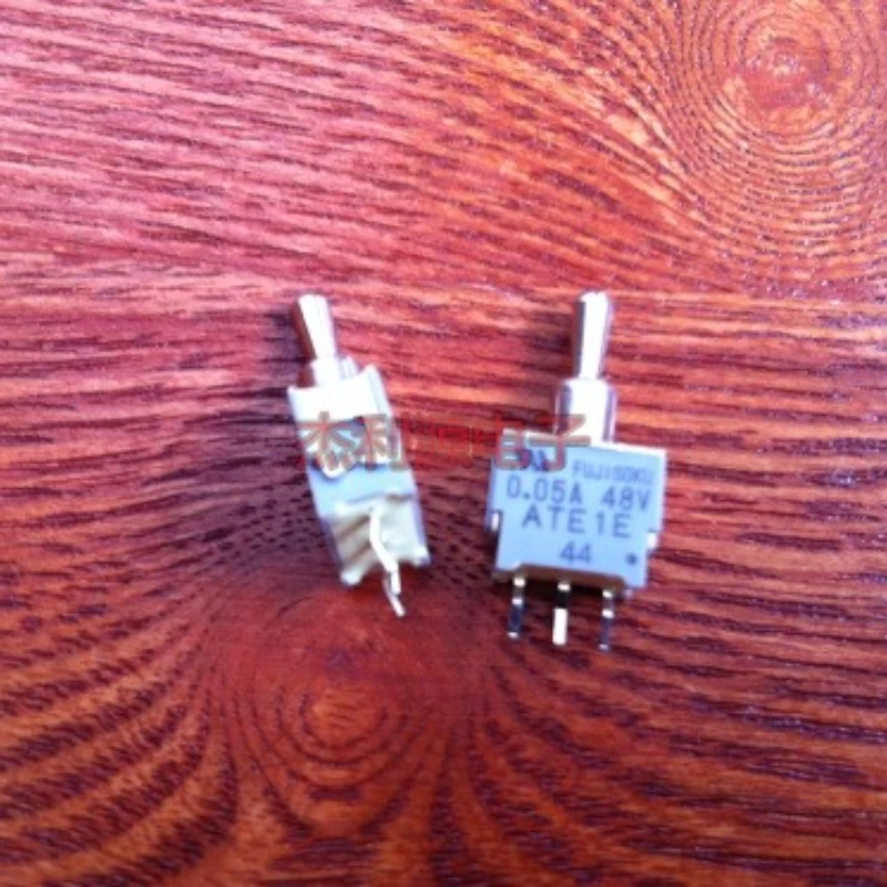 2 Buah/Lot ATE1E-2M3-10-Z SWITCH TOGGLE SPDT 50MA 48V ON-OFF-ON Saklar Toggle Subminiatur