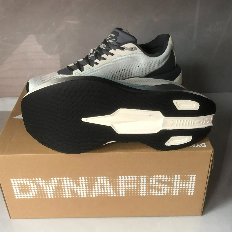 Professional Running Shoes For Men Women Mesh Breathable Jogging Shoes Unisex Luxury Brand Gym Training Shoe Soft Running Shoe view 6