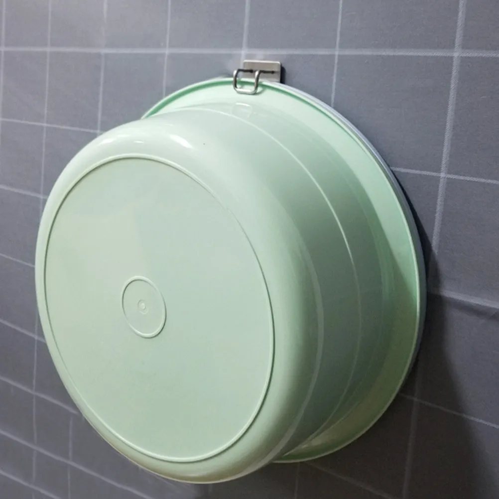 Soporte de acero inoxidable plateado sin perforaciones para colgar batas en el lavabo del baño