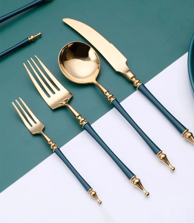 Luxury Western Gold Dinnerware Set Stainless Steel Knife Fork Tea Spoon Tableware Cutlery Set Kitchen Flatware Dishwasher Safe