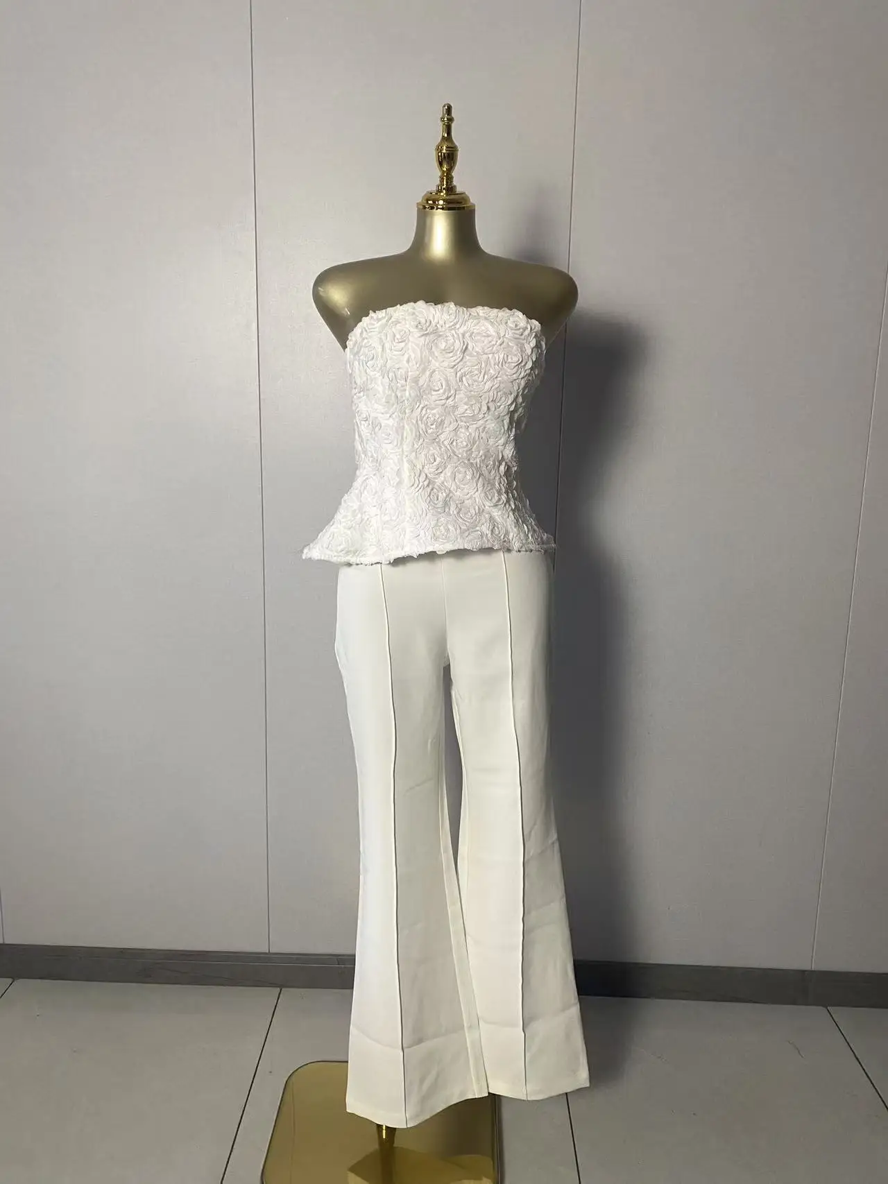 2025 جديد إمرأة مثير بدون حمالات الزهور بلايز بنطال ذو قصة أرجل واسعة أبيض قطعتين مجموعة أنيقة مساء نادي ملابس الحفلات #2