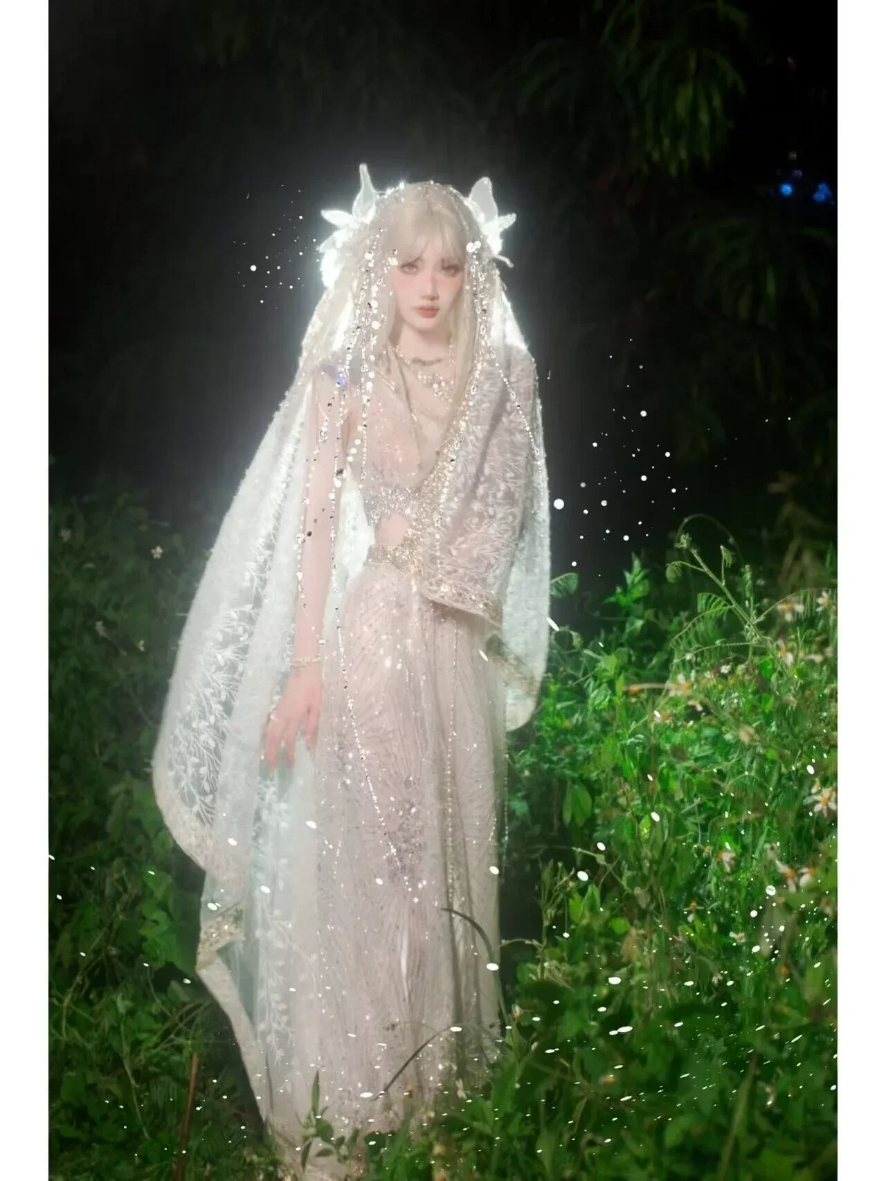 Women's Halloween Cosplay Costume Forest Fairy Flower Fairy Play Costume Goddess Clothes white Winged Dress Anime Show Garment