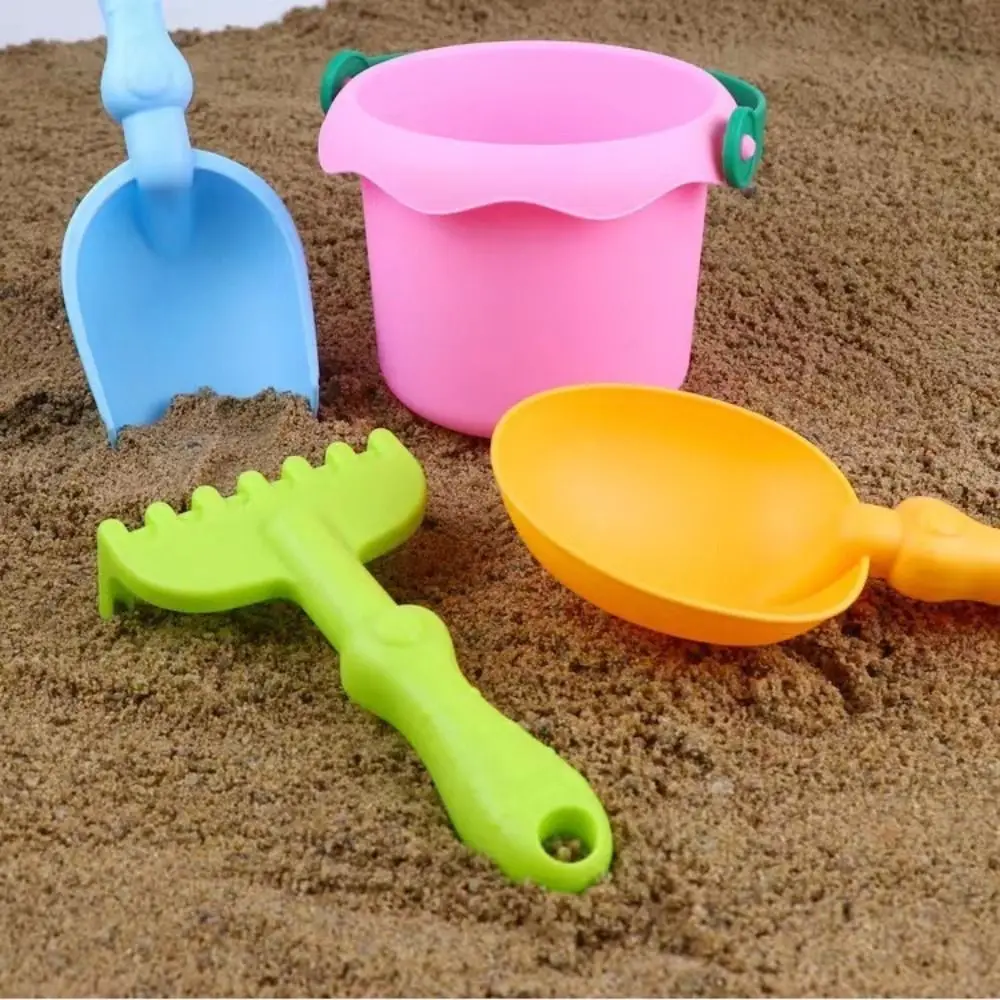 

1 Set Beach Water Play Bucket Beach Sand Play Toys Shovel Portable Beach Bucket Toys Lightweight ABS Beach Play Toys Summer