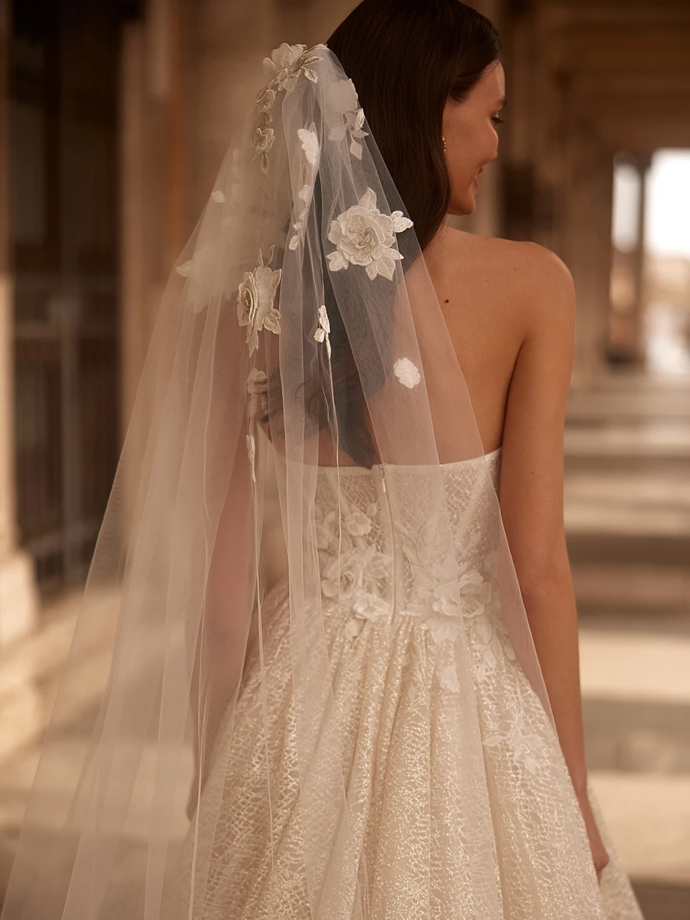 Abito da sposa con maniche staccabili Glitter A-line Abito da sposa lungo con fiori 3D Abito da sposa con scollo a cuore Abito da sposa personalizzato Robe De Mariée