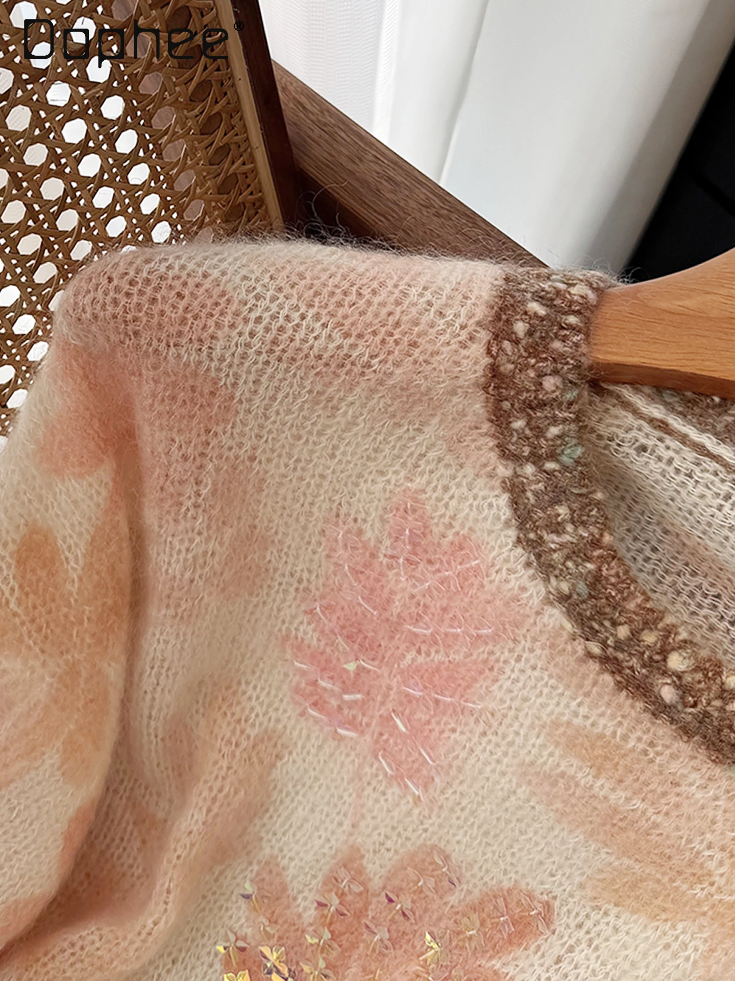 Alpaca Wool Color-Block Shiny Sequin Jacquard Round Neck Long Sleeve Soft Knitted Sweater Women Autumn Korean Fashion Sweater