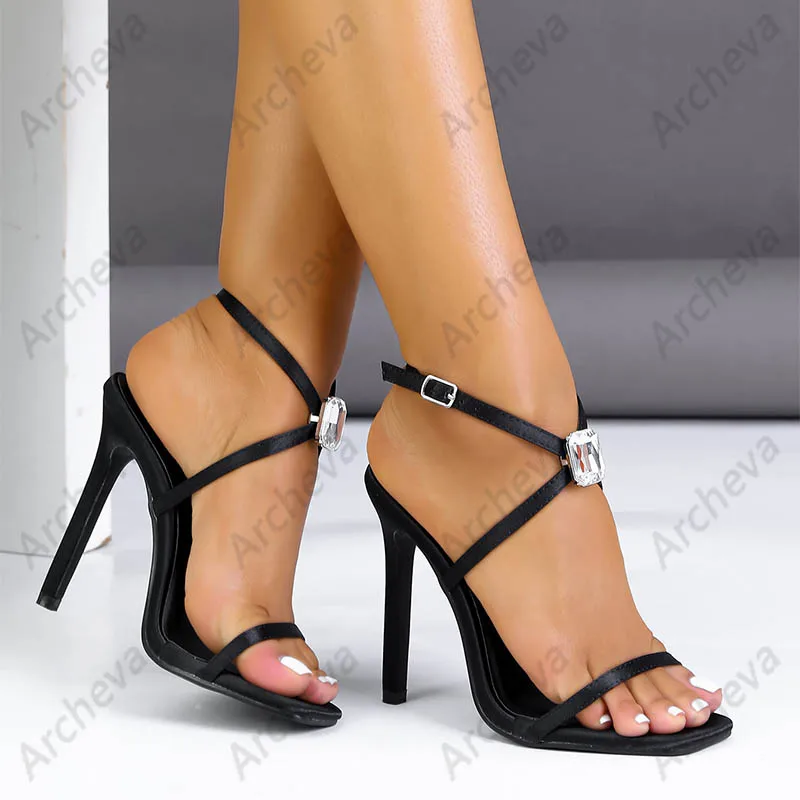 كعب بحزام الكاحل من الساتان الأسود من Archeva - صنادل بإبزيم من حجر الراين، حذاء للحفلات المسائية مصنوع يدويًا للسيدات مقاس كبير مقاس كبير 36-42