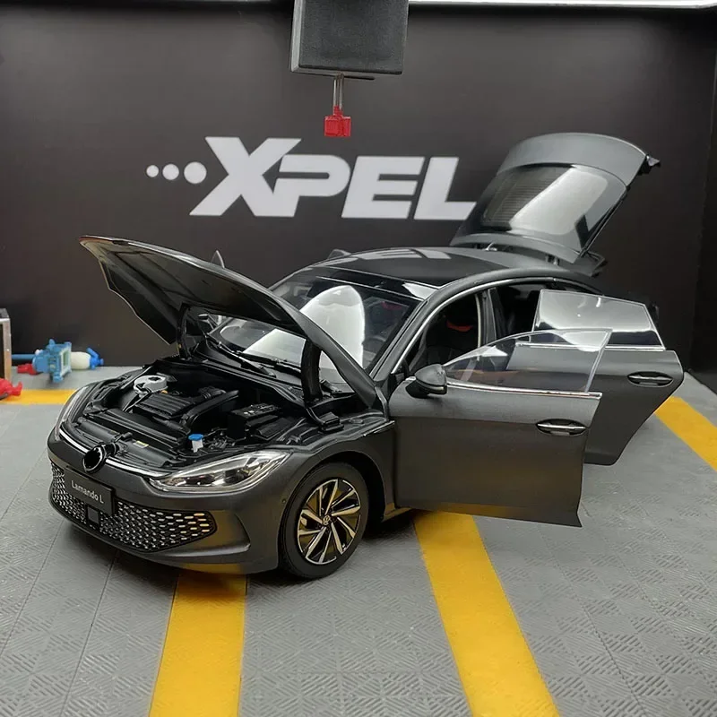 

Lamando L легкосплавный автомобиль 1:18, литье под давлением и игрушечный транспорт, металлическая модель, роскошный автомобиль, высокая имитация, коллекция подарков для мальчиков
