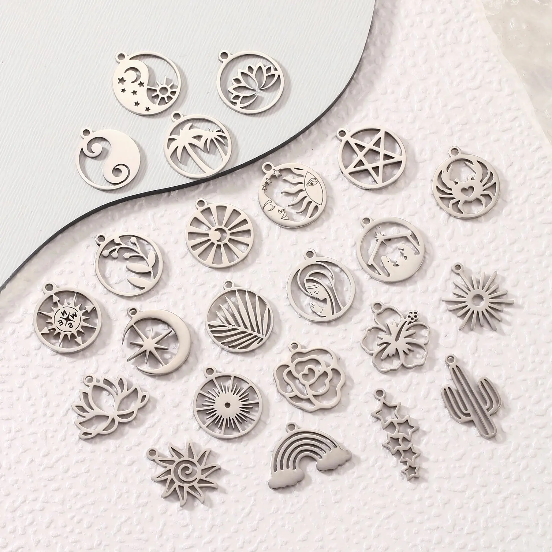 5Pcs Round Hollow Flower/Face Sun/Coconut Tree Charms Stainless Steel Luckly Dangle Pendant DIY Bracelet Necklace Jewelry Making