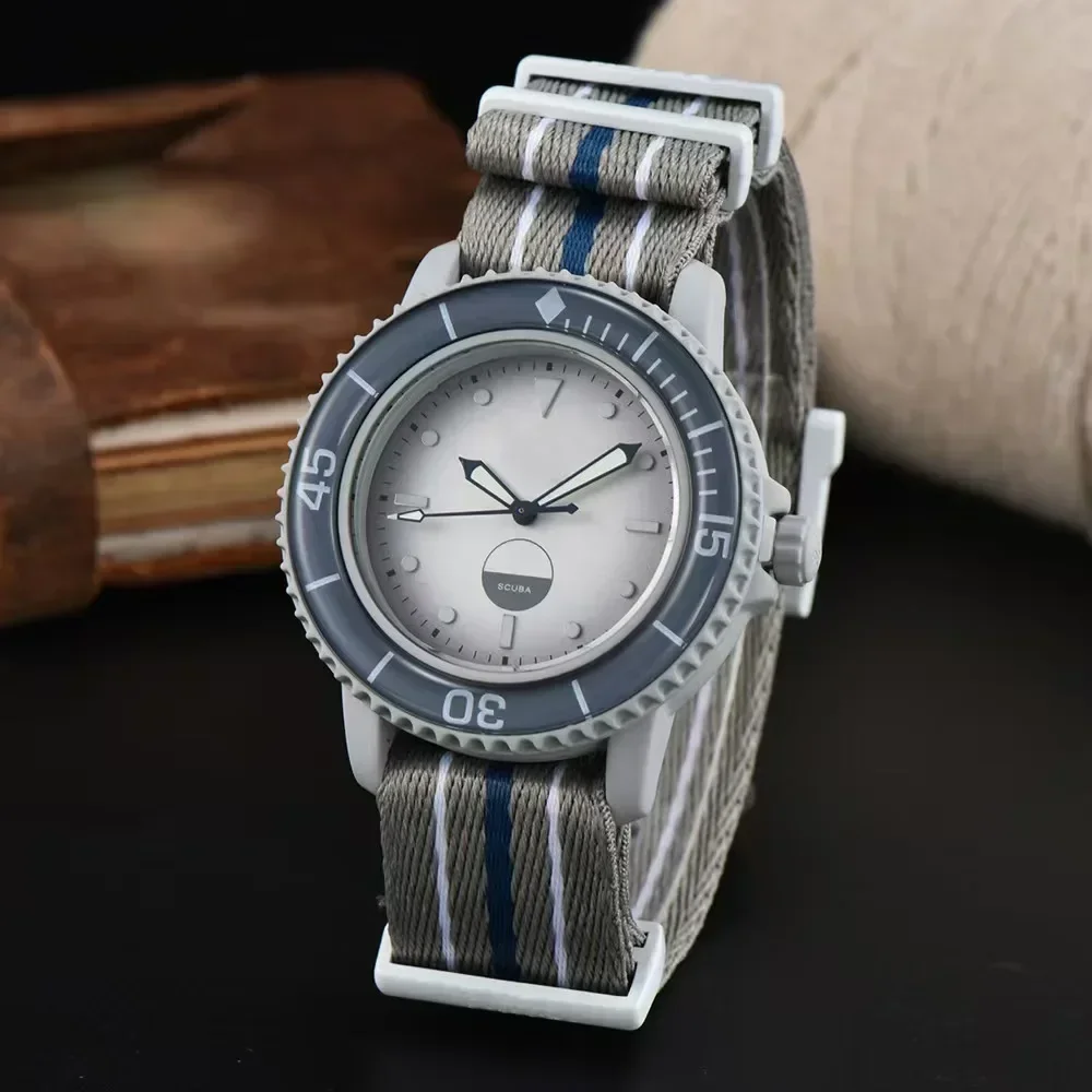 New Luxury Brand Watches for Mens Famous Desinger Watch Colorful Chronograph Watch Explore Planet Three needle fashion