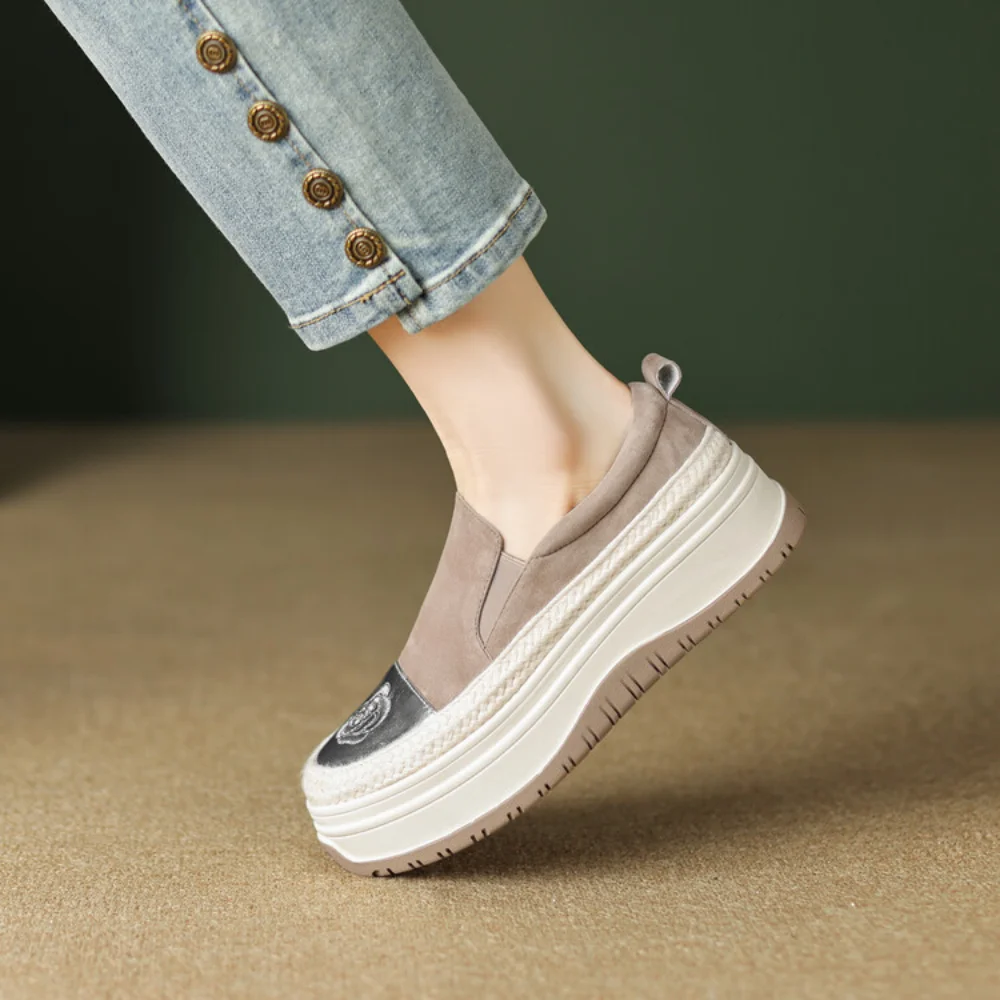 2024 New Kid Suede High Heel Platform Comfort Women Sneakers Fashion Flower Thick Bottem Slip On Casual Women Vulcanize Shoes