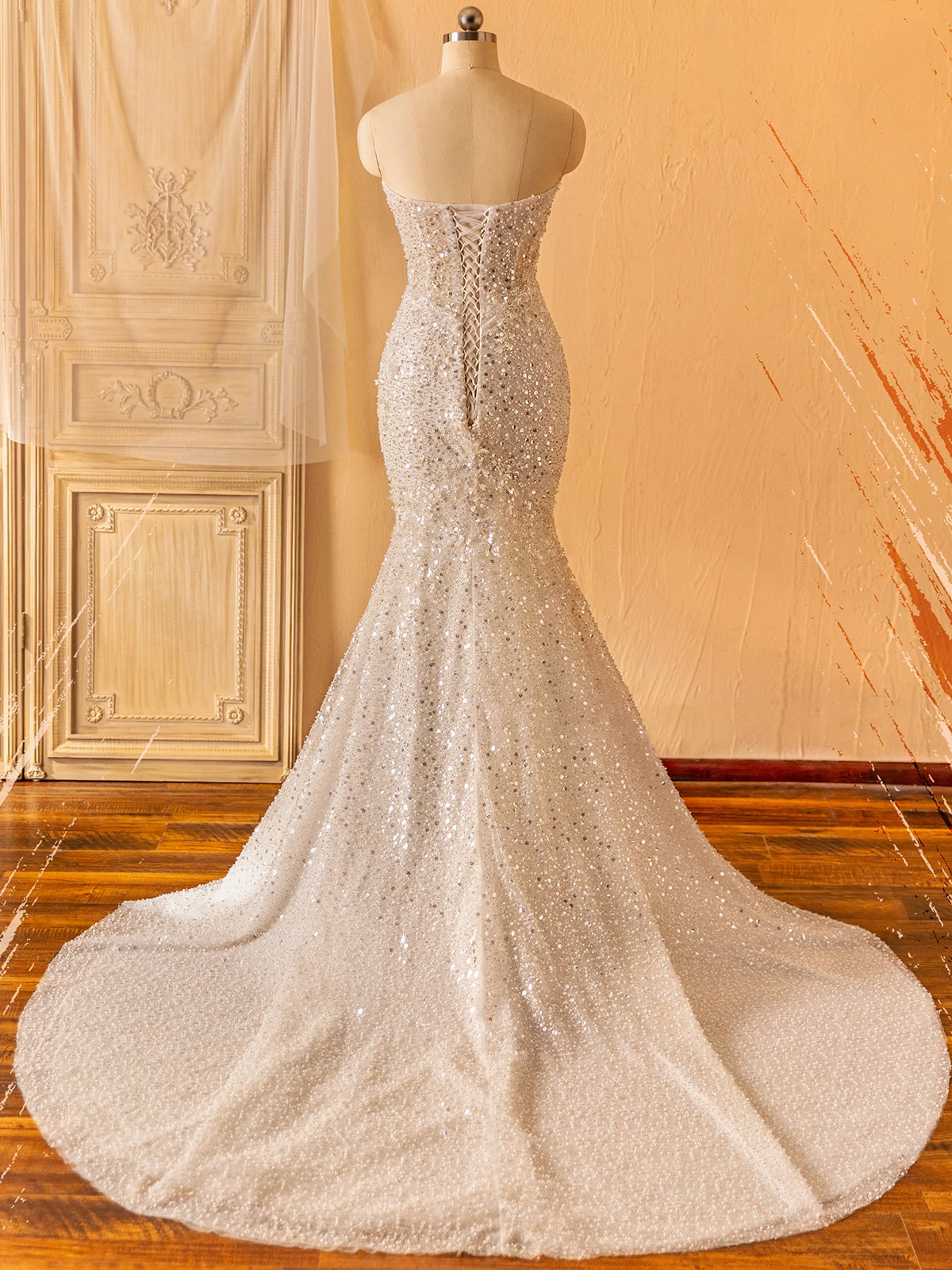 Classic Mermaid Wedding Dresses Sweetheart Sleeveless Sequins Beads Pleats Lace Up Court Gown Bridal Custom Made Robe De Mariée