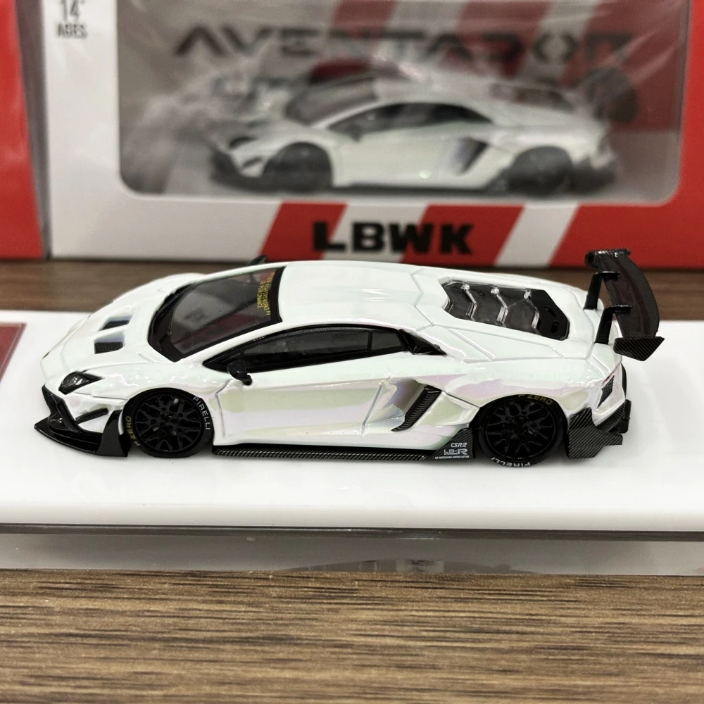 

Звездная модель 1:64 Aventador LP700-4, двухцветный автомобиль, литая под давлением модель 2024 года